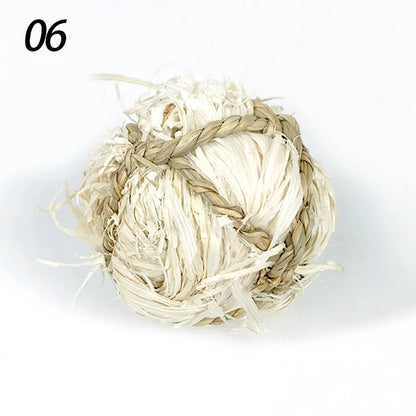 Give your small pet hours of fun and healthy chewing with our 7CM Chewing Braided Ball, made from 100% natural grass