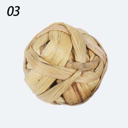 Give your small pet hours of fun and healthy chewing with our 7CM Chewing Braided Ball, made from 100% natural grass