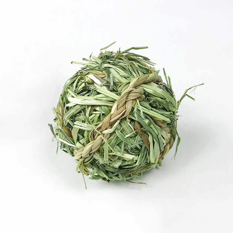 Give your small pet hours of fun and healthy chewing with our 7CM Chewing Braided Ball, made from 100% natural grass